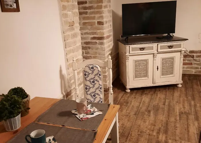 Kuria With Free Parking Апартаменты *