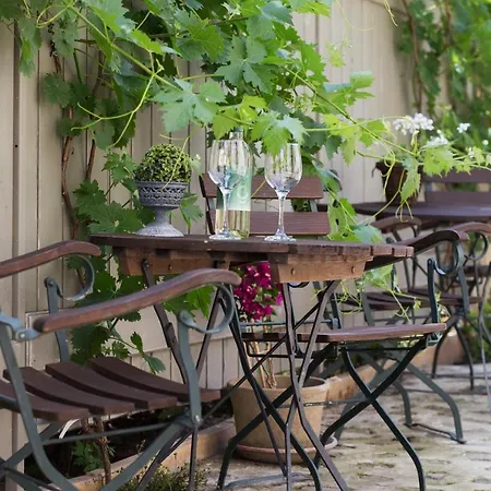 Kuria With Free Parking Appartamento *