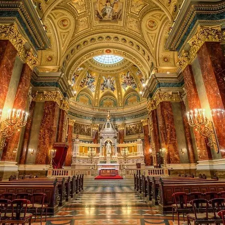 Kuria With Free Parking Appartamento