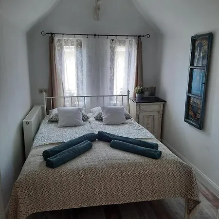 Kuria With Free Parking Apartamento *