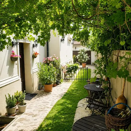 Apartment Kuria With Free Parking Budapest