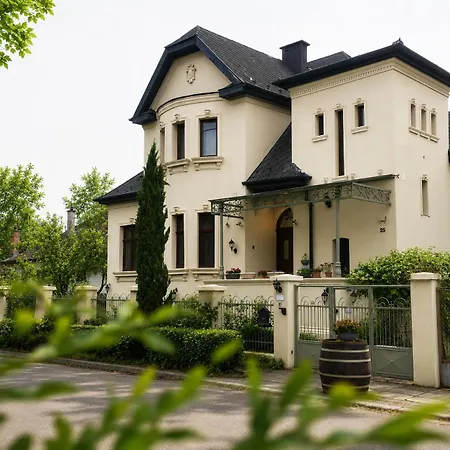 Kuria With Free Parking Apartment Budapest