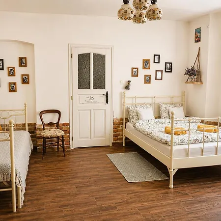 Kuria With Free Parking Apartment Budapest