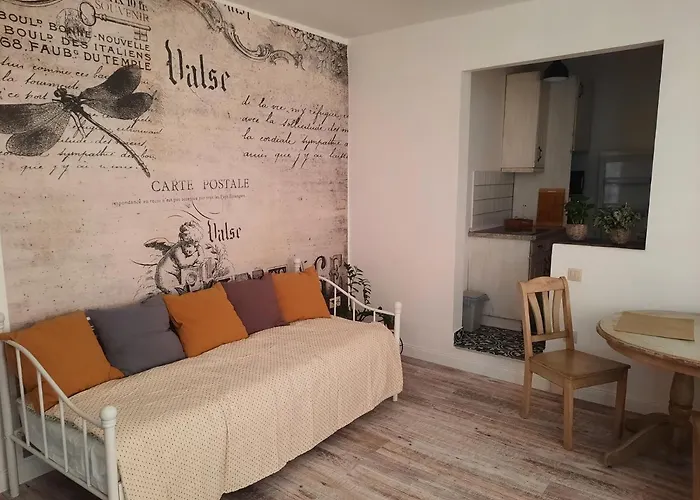 Kuria With Free Parking