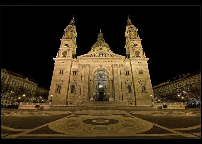 Kuria With Free Parking