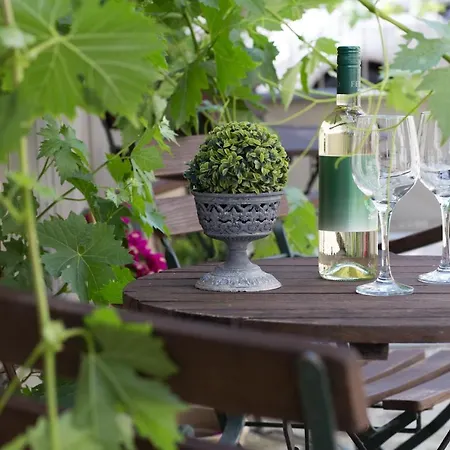 Kuria With Free Parking *