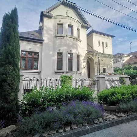 Apartment Kuria With Free Parking