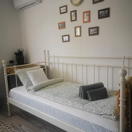 Kuria With Free Parking