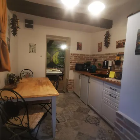 Kuria With Free Parking