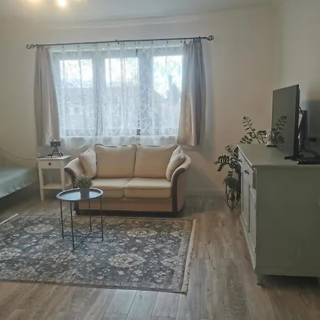 Kuria With Free Parking Apartment