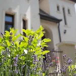 Kuria With Free Parking Apartment Budapest